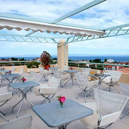 Daphne Club Hotel