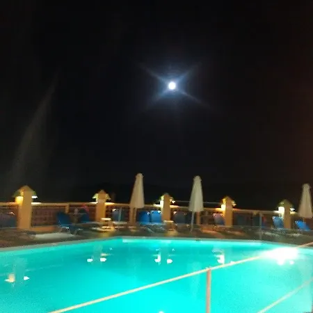 Daphne Club Hotel