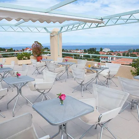 Daphne Club Hotel
