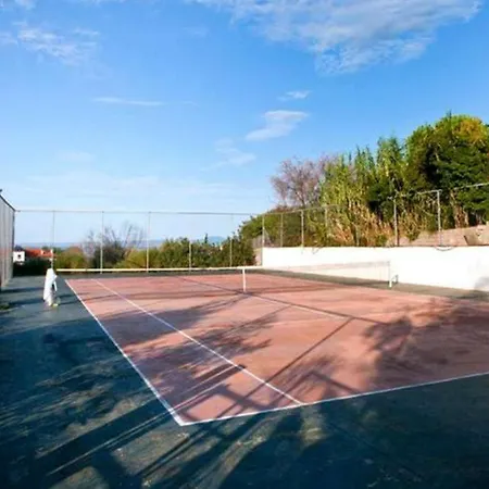 Daphne Club Hotel 3*