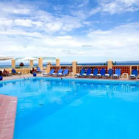 Hotel Daphne Club