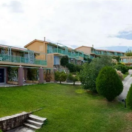 Daphne Club Hotel