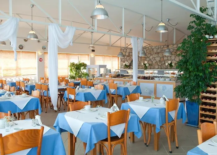 Hotel Daphne Club 3*