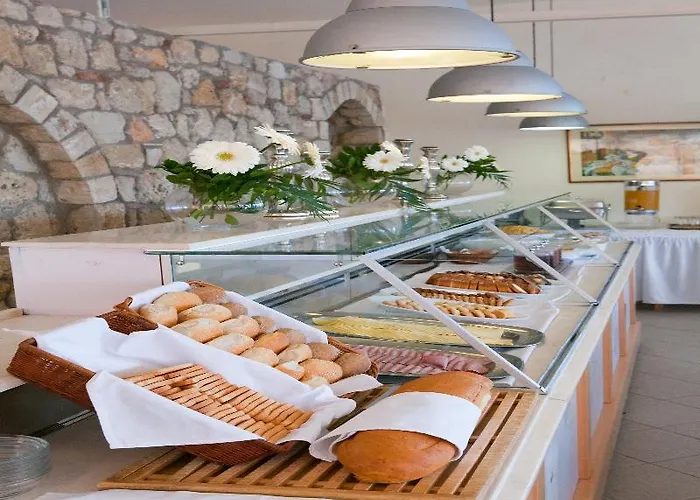 Hotel Daphne Club 3*