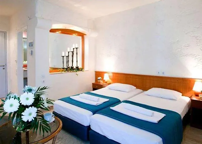 Daphne Club Hotel 3*