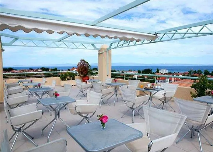 Daphne Club Hotel
