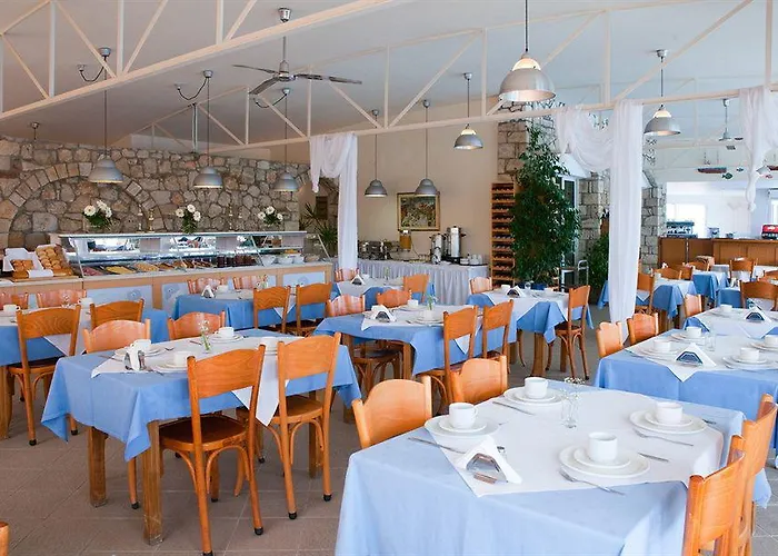 Daphne Club Hotel 3*