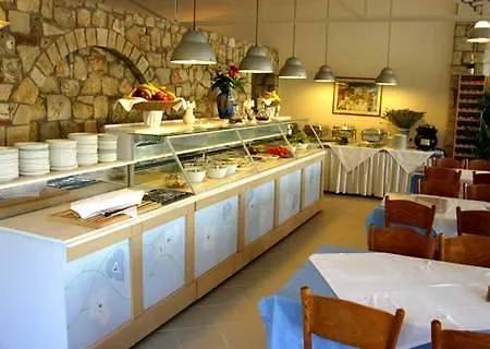 Hotel Daphne Club 3*