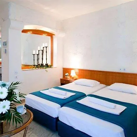 Daphne Club Hotel 3*