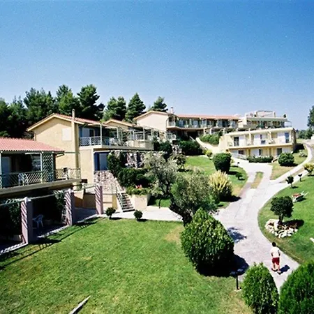 Daphne Club Hotel 3*