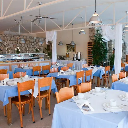 Daphne Club Hotel 3*