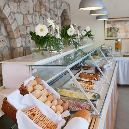 Hotel Daphne Club 3*