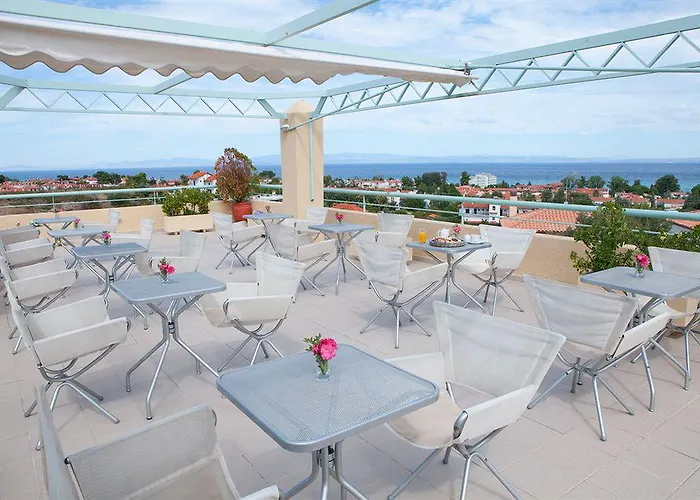 Daphne Club Hotel