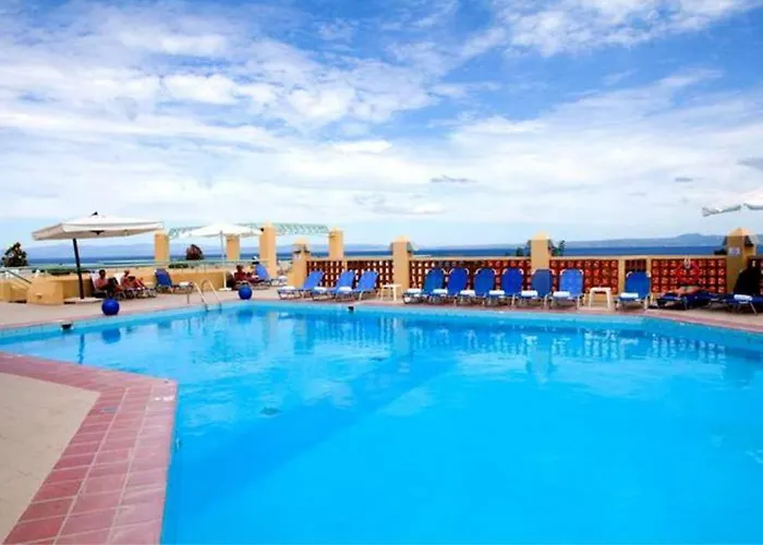 Hotel Daphne Club